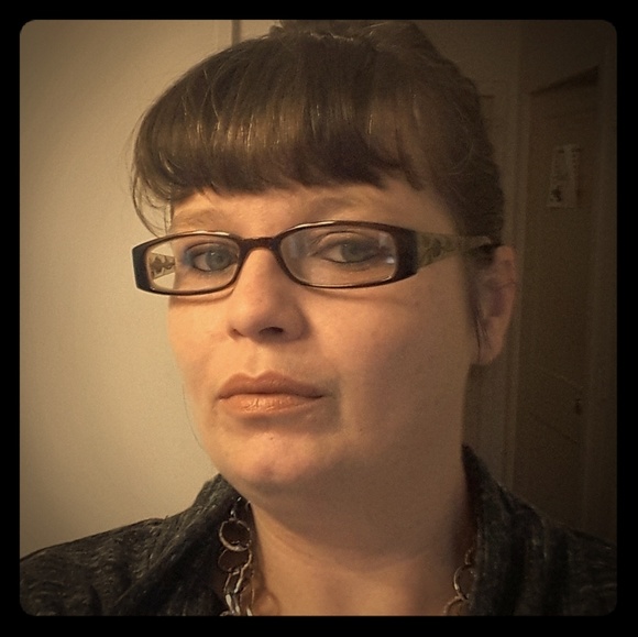 Meet your Posher Tabitha Baker - Picture 1 of 1